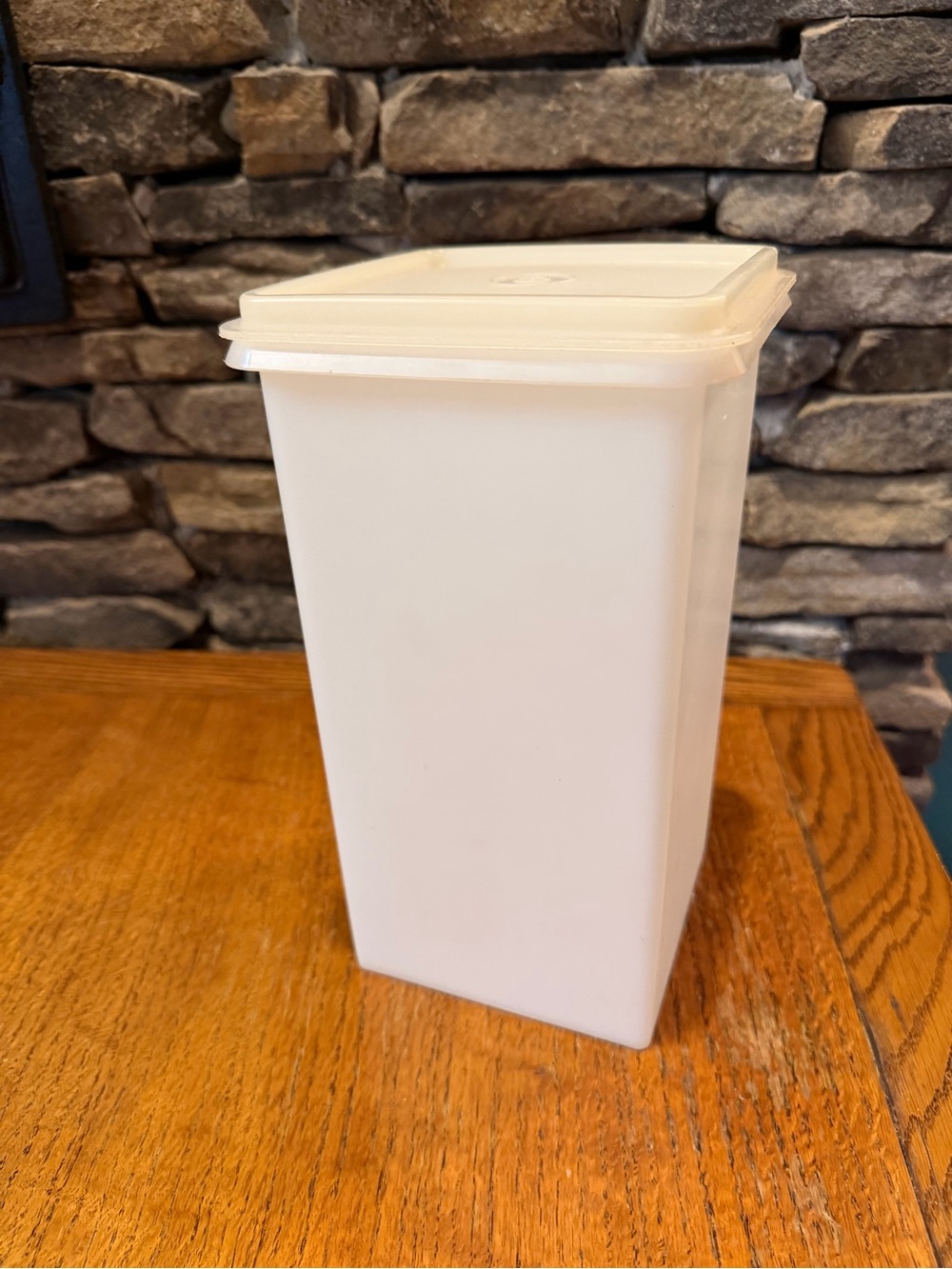 Vintage Tupperware Saltine Cracker Keeper 1314 with Lid